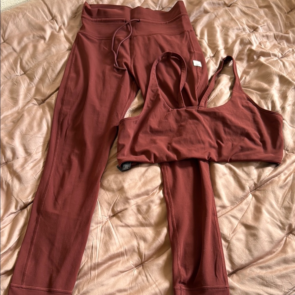 Vuori Women's Leggings in Rust